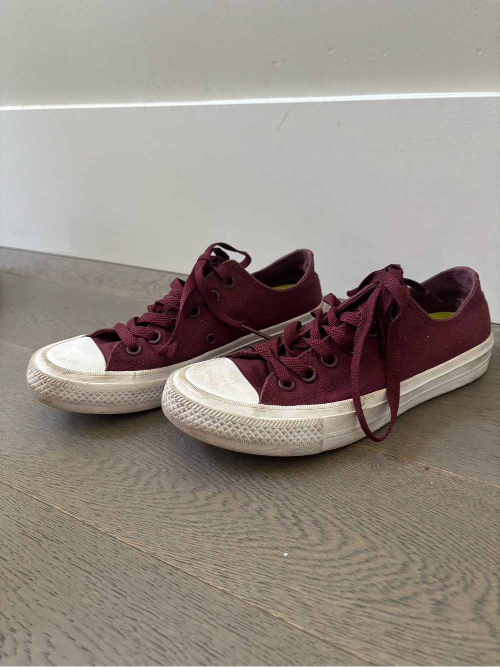 CONVERSE - Burgundy Canvas Lace-Up Chuck Taylor Platform Sneakers